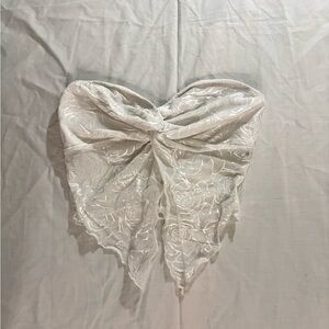 SHEIN White Lace Strapless Top